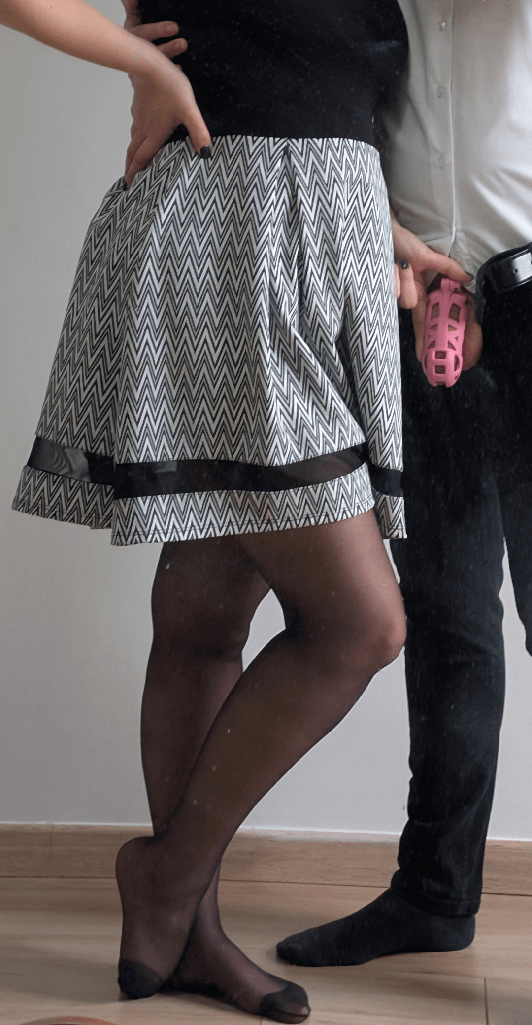 , Reddit (*): Se préparer pour une soirée de rendez-vous où mon gilet verrouillé me gâtera tout le temps 🥰❤️