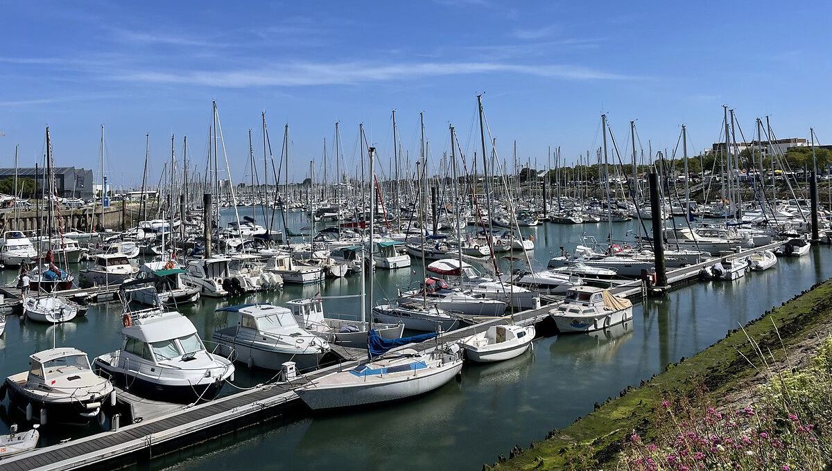 , Il se masturbait dans la rue, un homme interpellé à La Rochelle après la plainte de trois jeunes femmes