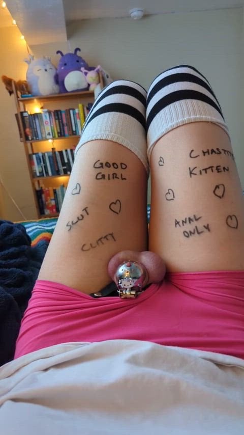 , Reddit (*): Cummies dans Hello Kitty Cage 💕💦