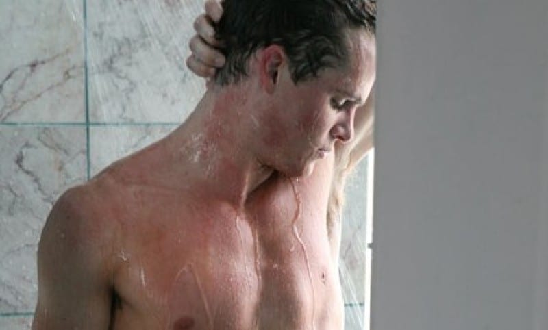 , WEB: Le jock corné montre la bite