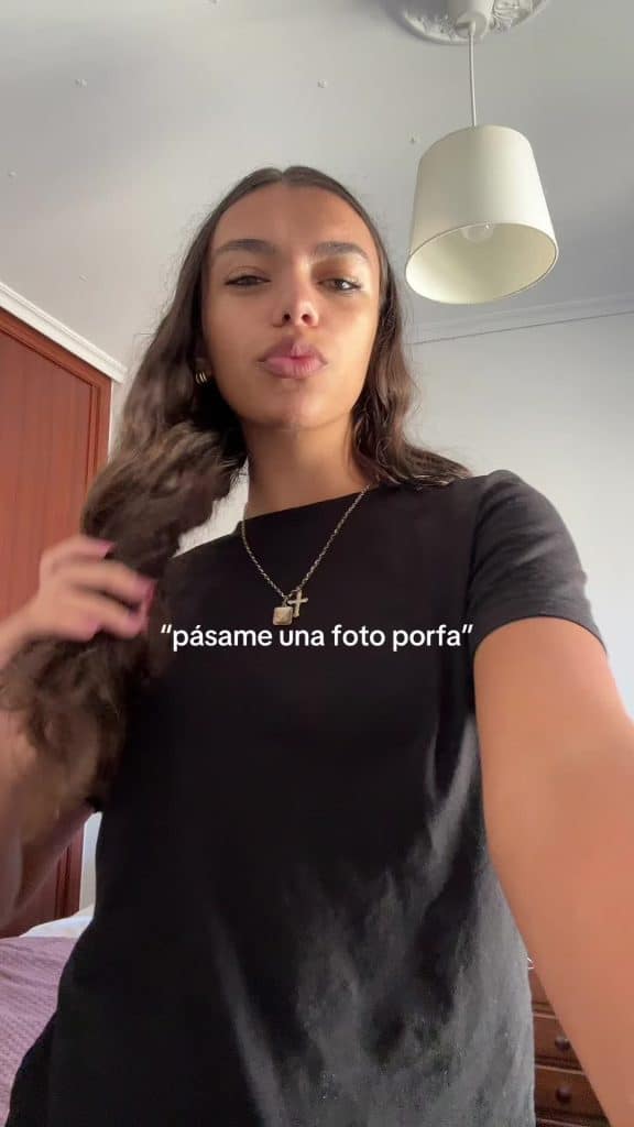 , hacerse una paja,Si tu es excitée, branle-moi, que peux-tu me dire ?
sur Tiktok