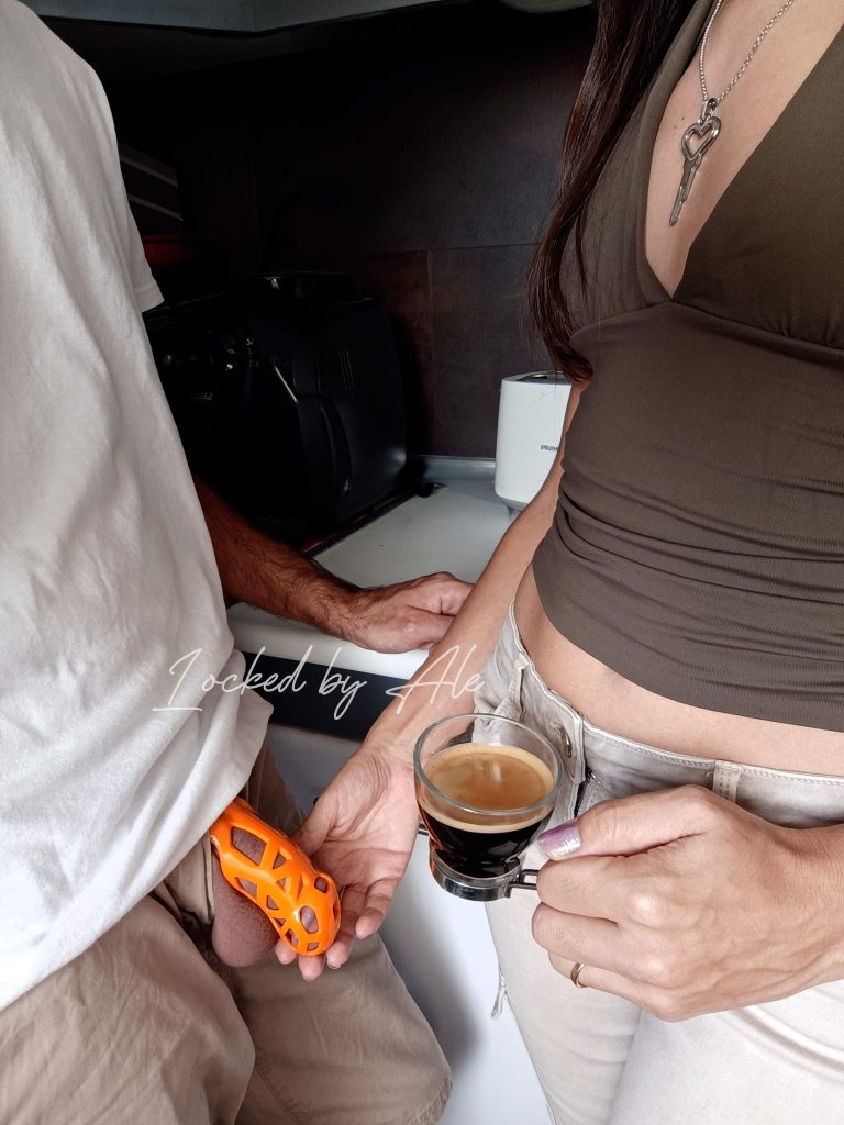 , Reddit (*): Mon café, sa cage… c’est comme ça que la journée commence bien ☕🔒