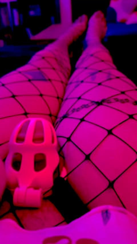 , *,mon premier orgasme en cage était tellement intense
sur Reddit