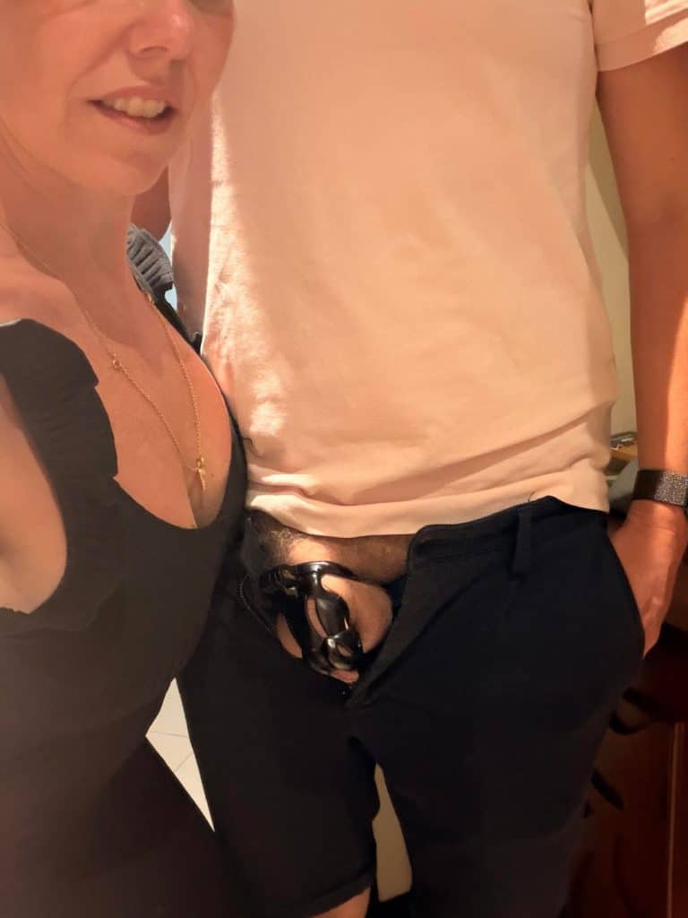 , Reddit (*): Direction le bar de la piscine. J’espère que quelqu’un commentera la clé ce soir. 😈