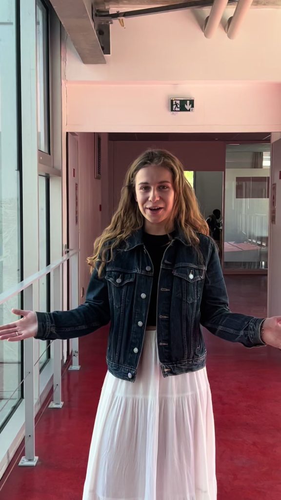, Tiktok (anti-porno): Merci à Juniacte, nos acteurs, d’avoir porté cette première vidéo avec nous. Ad