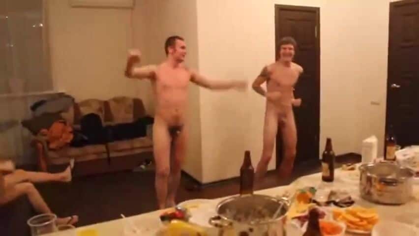, WEB: Fête ivre russe | GayPornTube