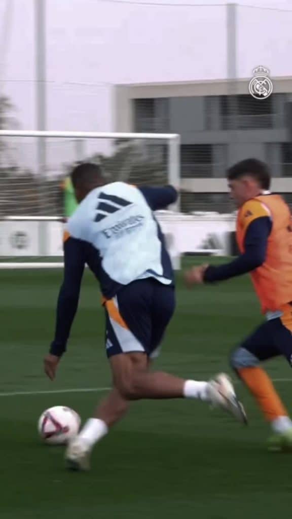, Tiktok (préparation mentale football): Tu manques de confiance sur le terrain ? T’es pas seul.Dis en commentaire laque