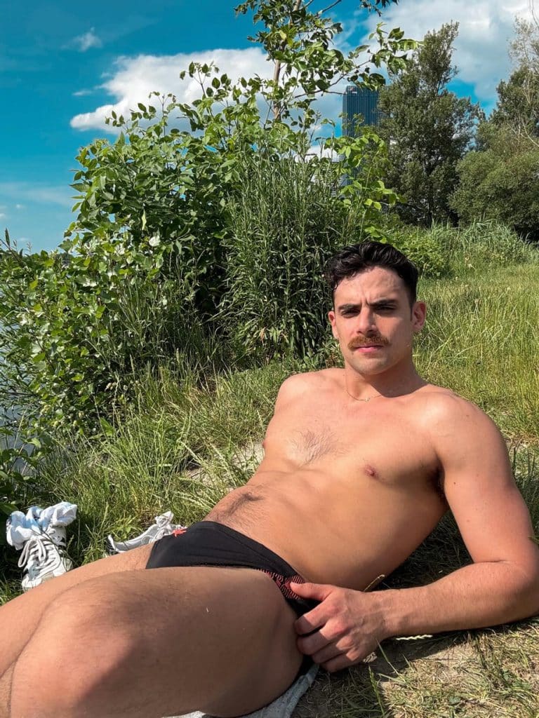 , WEB: 🔞Juste un tas de Cygnets @diegord.plant | Sous-vêtements porno