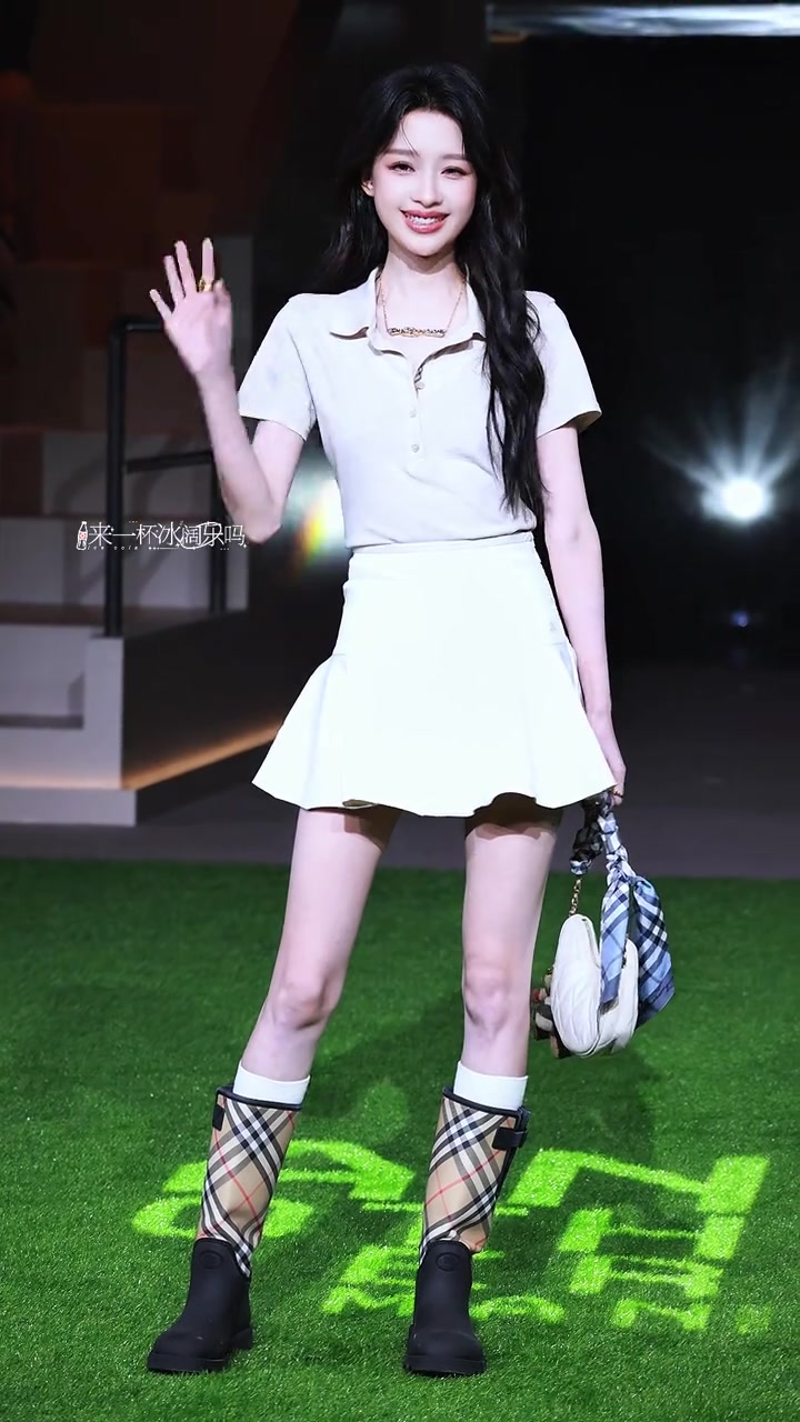 , 贞洁,Ce sourire ne peut être que Ton Di
sur Tiktok
